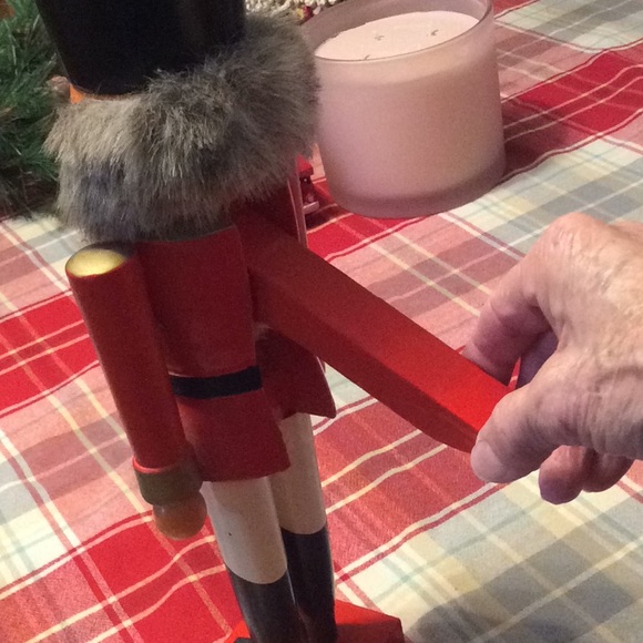 Vtg German Nutcracker 15” Soldier Moving mouth. - Picture 4 of 9